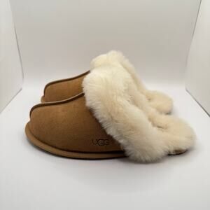 Ugg Woman’s Scuffette II Chestnut Suede Slip On Sheepskin Slippers- Size 6